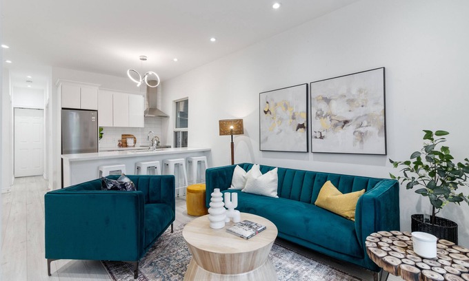 Riverside Apartment | Cozy Renovated 2 Bed 2 Bath Min to Beach, Shops & Restaurants Pet Friendly!