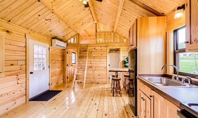 Pulaski Cabin | Cozy retreat for the whole family!n5 min. walk to the famous Salmon River