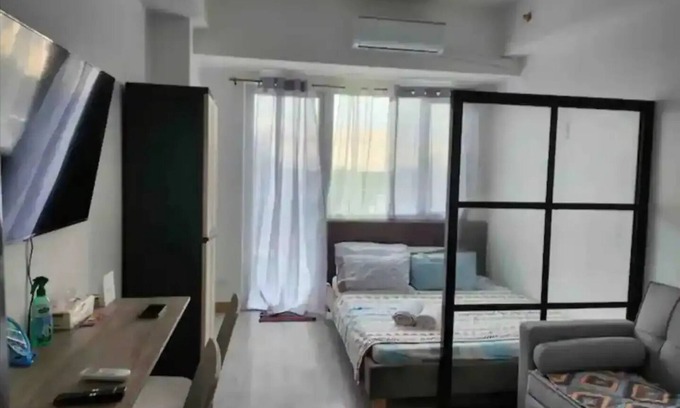 Las Pinas Apartment | Cozy Retreat