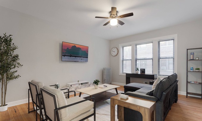 West Ridge Apartment | Cozy Retreat, Prime Location Near Loyola & Beach!
