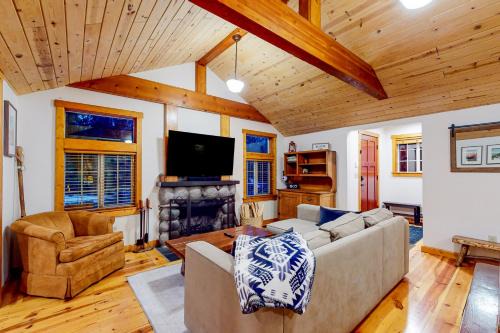 Marmot House | Cozy Retreat