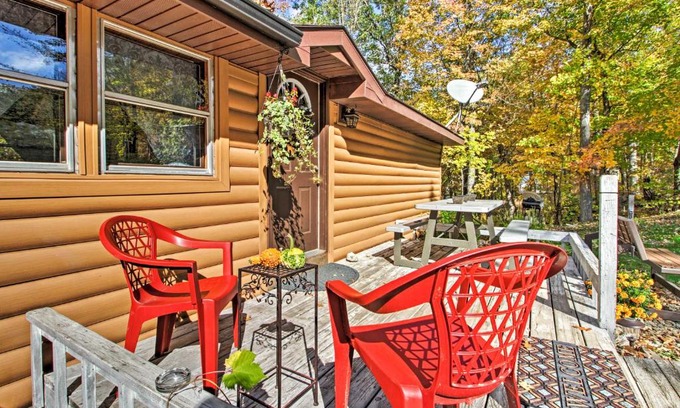 Garrison House | Cozy Retreat with Fire Pit Less Than 1 Mi to Mille Lacs Lake