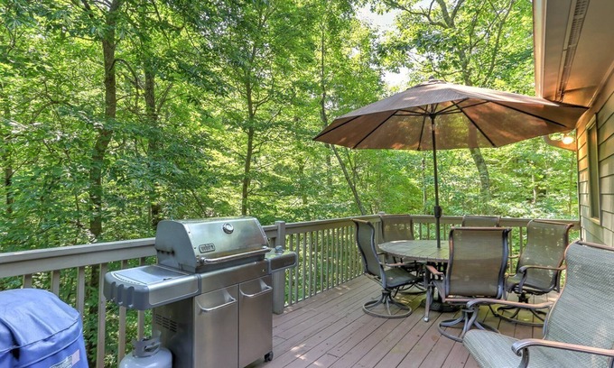 Big Canoe House | Cozy Retreat with Fireplace, Netflix & Easy Ramp Access - Deer View Retreat