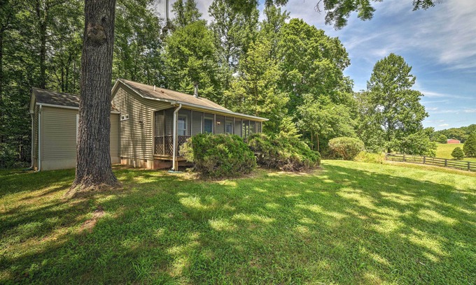Calverton Cottage | Cozy Rixeyville Cottage w/Deck, Grill, & Stabling