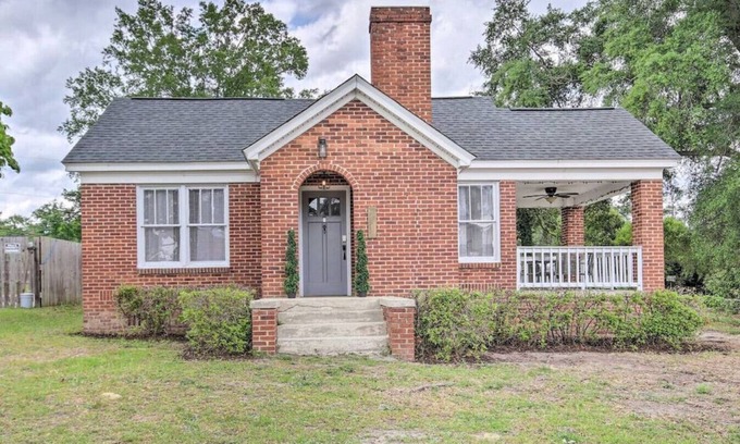 Rosewood House | Cozy Rosewood Bungalow near USC!