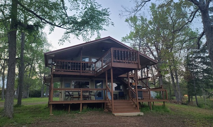 Rusk Cabin | Cozy rustic cabin on two fishing ponds in tranquil Rusk, TX