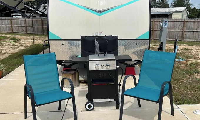 Madison House | Cozy RV with 1 bedroom and WiFi, AC in fantastic Madison