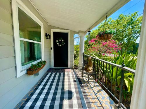 Sun Bay South House | Cozy sanctuary minutes from the bay and beaches