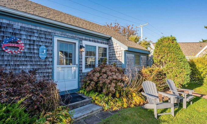 Yarmouth Cottage | Cozy SeaGills Nest Cottage Steps from Nantucket Sound