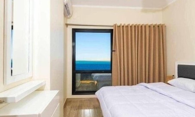 Sakkala Apartment | Cozy Seaview Apartments + City Life