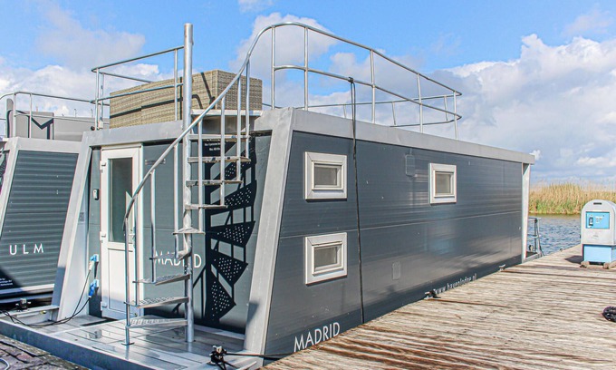 Lelystad Boat Rental | Cozy ship in Lelystad