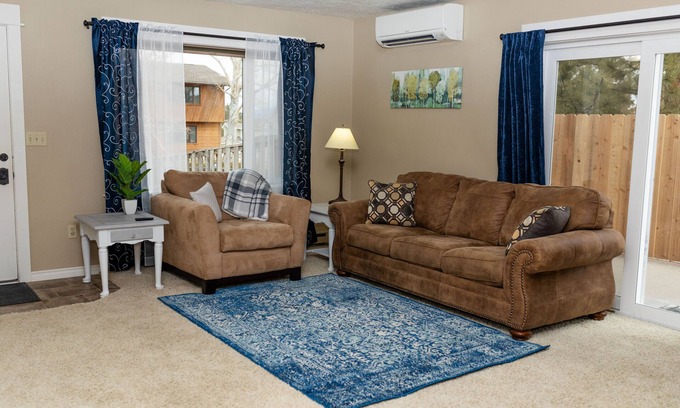 Helena Condo | Cozy single level