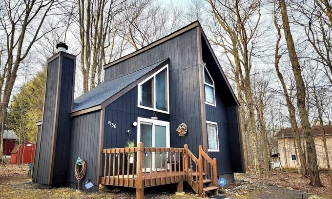 Tobyhanna Ski Chalet | Cozy Ski Chalet in the Heart of the Poconos
