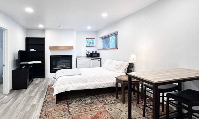 Edwards Apartment | Cozy ski retreat or summer resort near Beaver Creek/Arrowhead resort studio.
