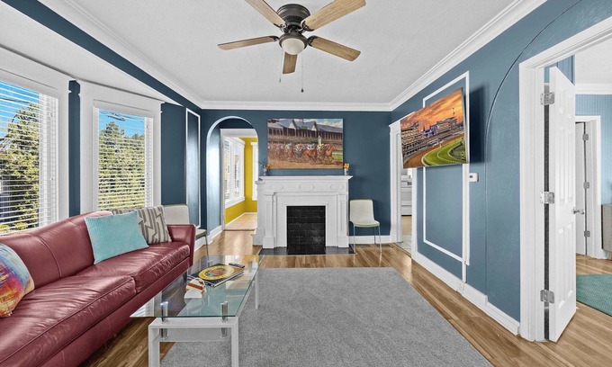 Schnitzelburg House | Cozy & Spacious Retreat in Lou’s Arts District!