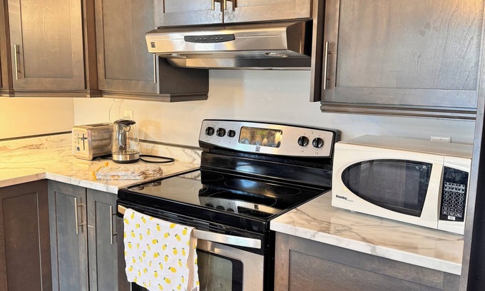 Terra Nova House | Cozy stay near Airport