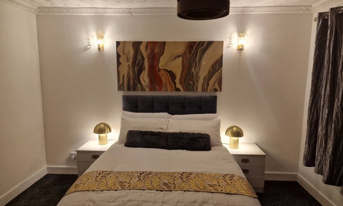 High Wycombe Cabin | Cozy Steyn Guest Lodge - 6 Bedrooms