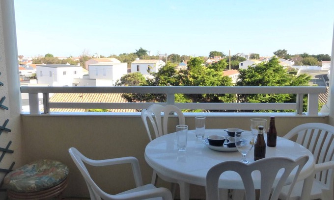 Saint-Hilaire-de-Riez Apartment | Cozy Studio with Mezzanine, Balcony & Garage, 200m from Beach - Sleeps 4 - Saint-Hilaire-de-Riez