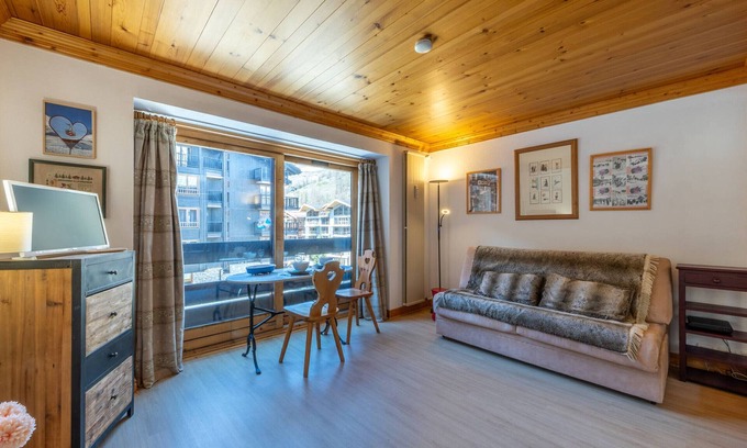 Val-d'Isere Apartment | Cozy Studio with Wifi in Central Location, Close to Slopes, Pets Welcome