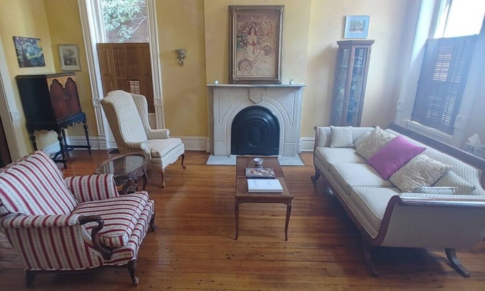 Lafayette Square Apartment | COZY SUITE - LAFAYETTE SQUARE