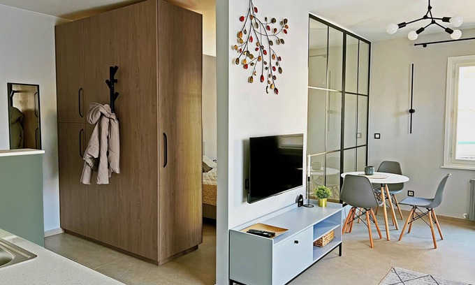 Sofia Apartment | Cozy suite near Eagle’s Bridge
