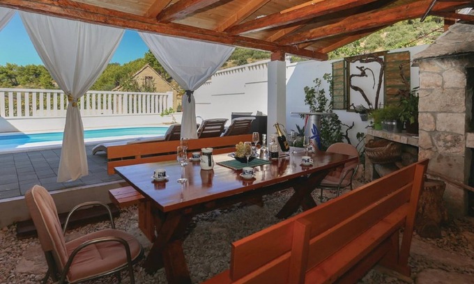 Stanici House | Cozy summer holiday house with a private pool and terrace