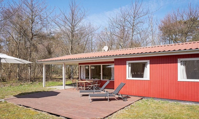 Oster Somarken House | Cozy Summer House Near the Beach