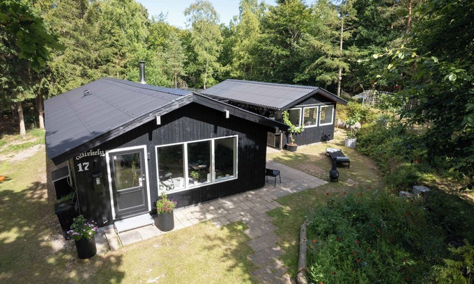 Helberskov Strand House | Cozy summerhouse in an incredibly scenic location