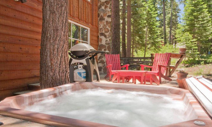 Sunnyside Cottage | Cozy Tahoe Cottage~Pet Friendly~Honeymoon Cottage