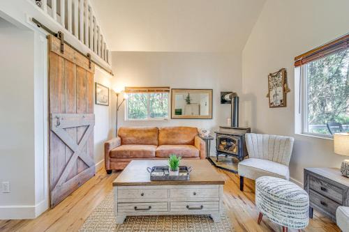 Garden Valley Apartment | Cozy Terrace Lakes Resort Cabin with Views