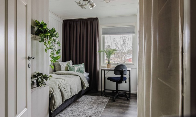 Kungsangen House | Cozy Townhouse, 6+1 Beds, Terrace - Stockholm Area
