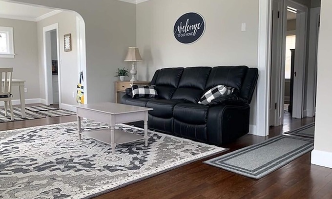 Twinsburg House | Cozy Twinsburg Home
