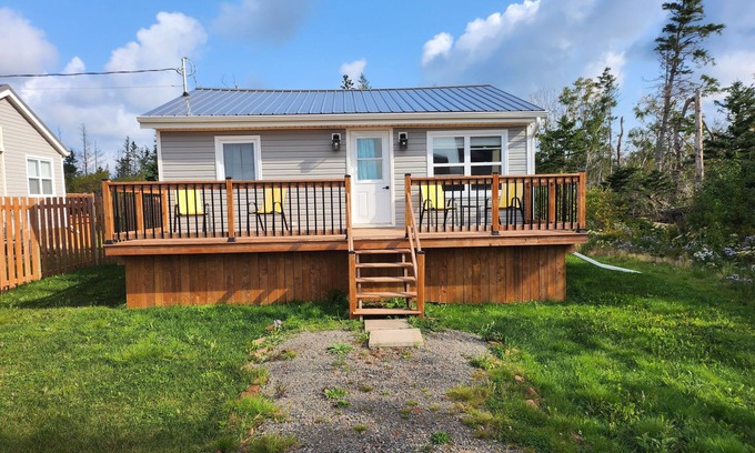 York Cottage | Cozy Two Bedroom North Shore Cottage