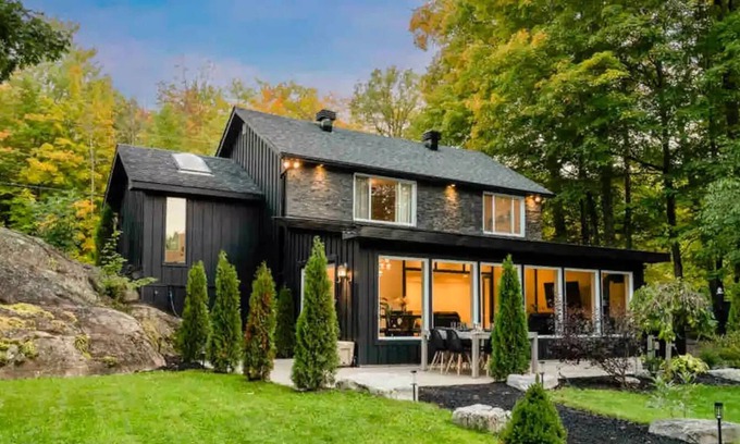 Severn Bridge House | Cozy up at this stunning and peaceful waterfront cottage <1.5hrs from GTA!