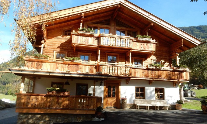 Stumm Apartment | Cozy vacation apartment on a farm in the Zillertal