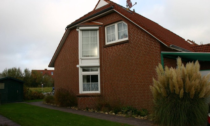 Neßmersiel House | Cozy vacation home near the dike, four-legged friends welcome
