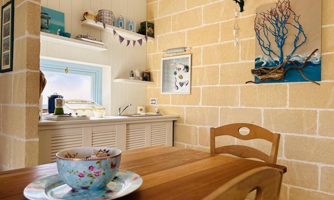 San Foca Villa | Cozy villa a stone's throw from the sea