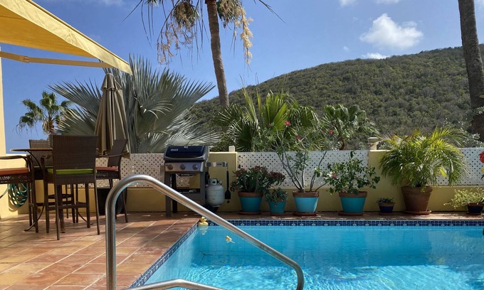 Slob Villa | Cozy villa with private pool and 5 minutes from the beach!
