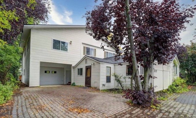 University Area Apartment | Cozy Vintage stay