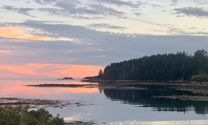 Winter Harbor Cottage | Cozy Waterfront Cottage, Henry Cove. Winter Harbor