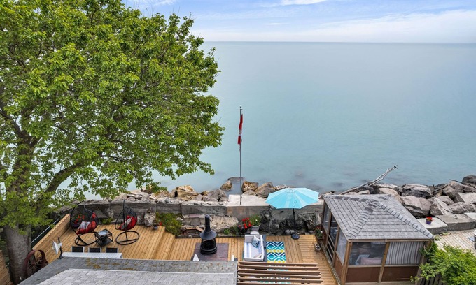 Leamington House | Cozy waterfront cottage