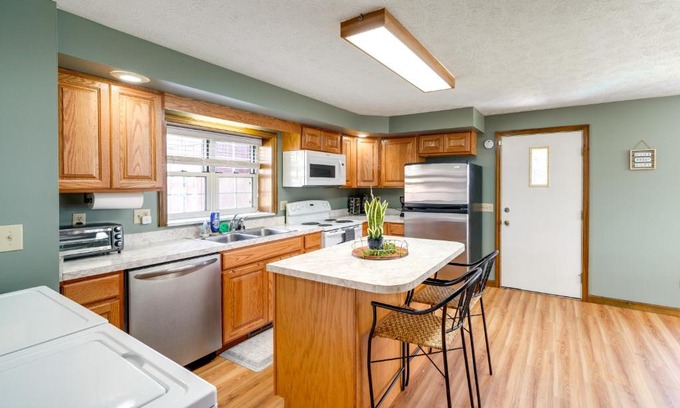 Hurricane House | Cozy West Virginia Home about 13 Mi to Kanawha River