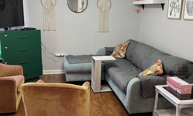 Mooresville House | Cozy whole home in the downtown area. Pet Friendly. nn