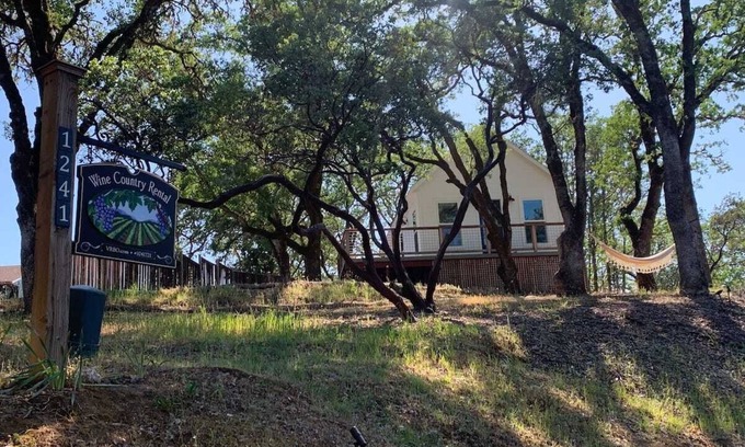California Wine Country Cottage | Cozy Wine Country Rental Close to Downtown Hopland