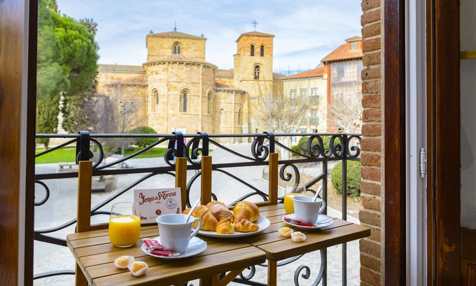 Avila Apartment | Cozyapt1min to Avila's Alcazar 🚶3 min to Downtown 🚶1h Madrid,segovia 🚍🚝🚗