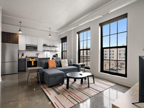 Warehouse District Apartment | CozySuites NLG - Modern 2BR condo #15
