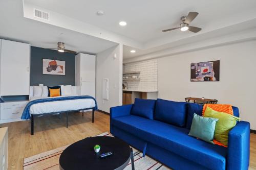 Lockerbie Square Apartment | CozySuites on Mass with garage parking #16