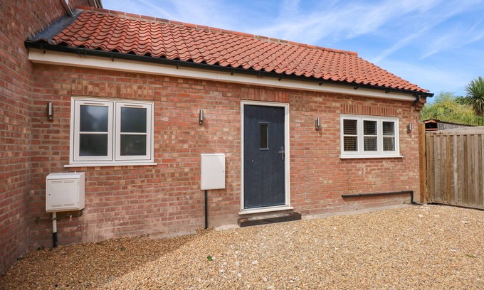 Wells-next-the-Sea Cottage | CRAB COTTAGE - WELLS NEXT THE SEA, pet friendly in Wells-Next-The-Sea