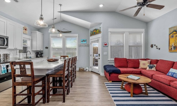 Corolla Light Apartment | CrabaCabana in the Center of Corolla