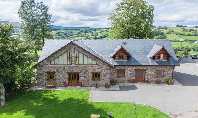 Brecon House | Crai Valley Eco Lodges